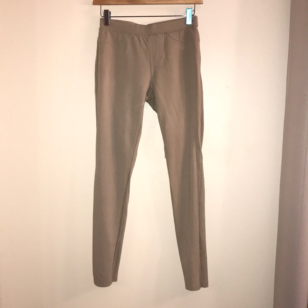 NWOT Hue Legging